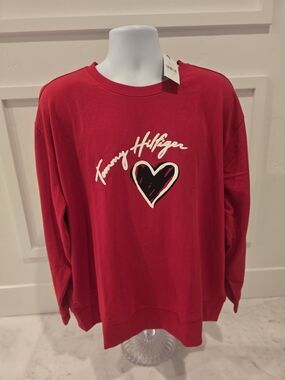 Tommy Hilfiger Red Crewneck with Heart Graphic
